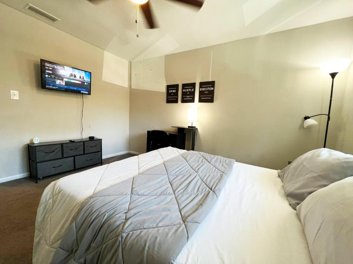 The Lux 28 Tvs Every Room Free Wifi Atlanta Exterior photo