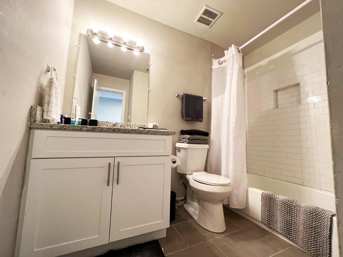 The Lux 28 Tvs Every Room Free Wifi Atlanta Exterior photo